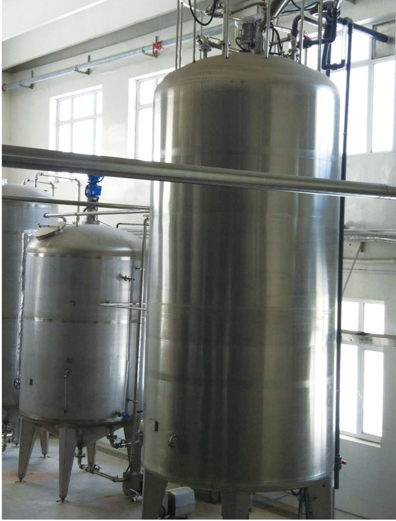 Fruit wine fermentation tank